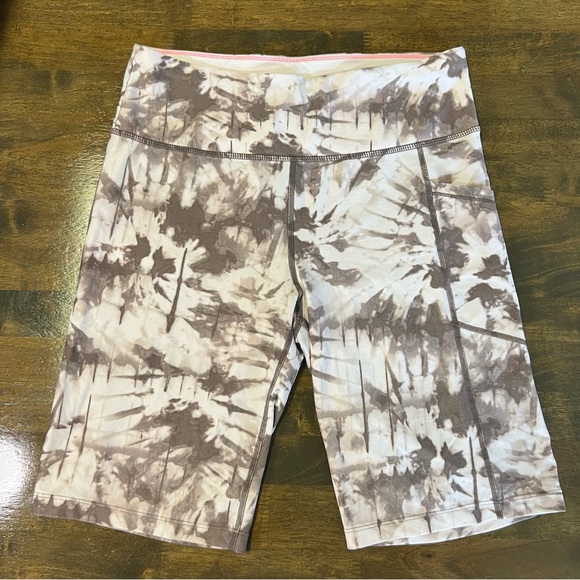 Calvin Klein women’s marbled performance wic biker shorts - Picture 2 of 4